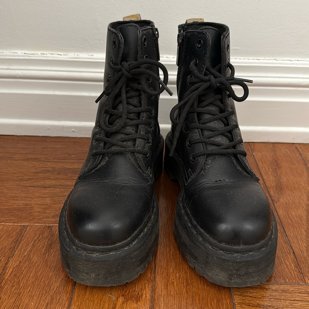 Dr. Martin Jadon ll Boot in Matte Black